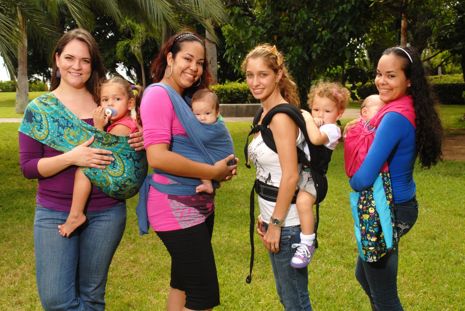 Aruban Breastfeeding Mamas How Babywearing got its start on Aruba