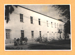 Antigua foto del frente del Colegio