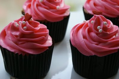 pink_cupcakes1.jpg