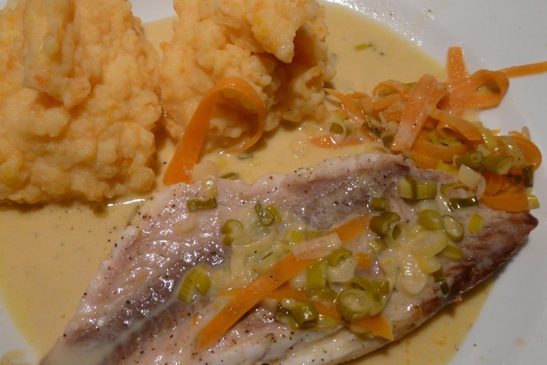 Kulinarische Welten zu Fisch- und Meeresfrucht: Goldbrasse mit ... Kulinarische Welten zu Fisch- und Meeresfrucht: Goldbrasse mit ...
