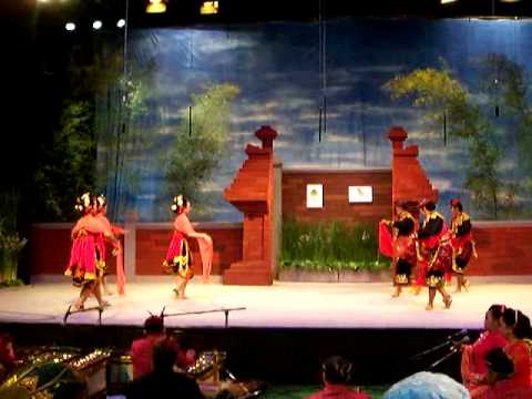 10 Bentuk Teater Tradisional Di Indonesia