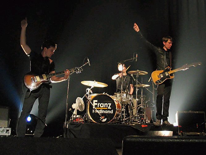 [Franz+Ferdinand+07.bmp]