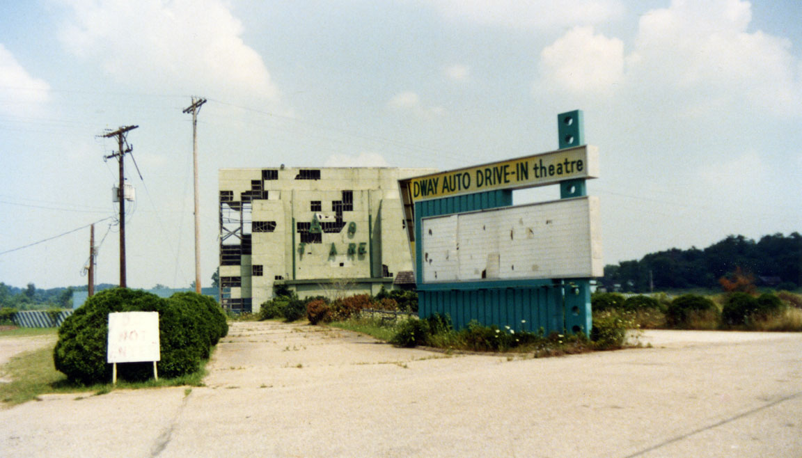 Brady's Bunch of Lorain County Nostalgia Midway Auto Drivein Theater