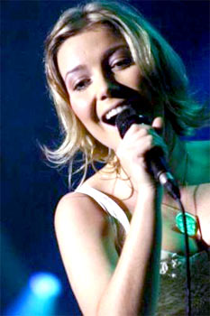 [luizapozziperformance.jpg]