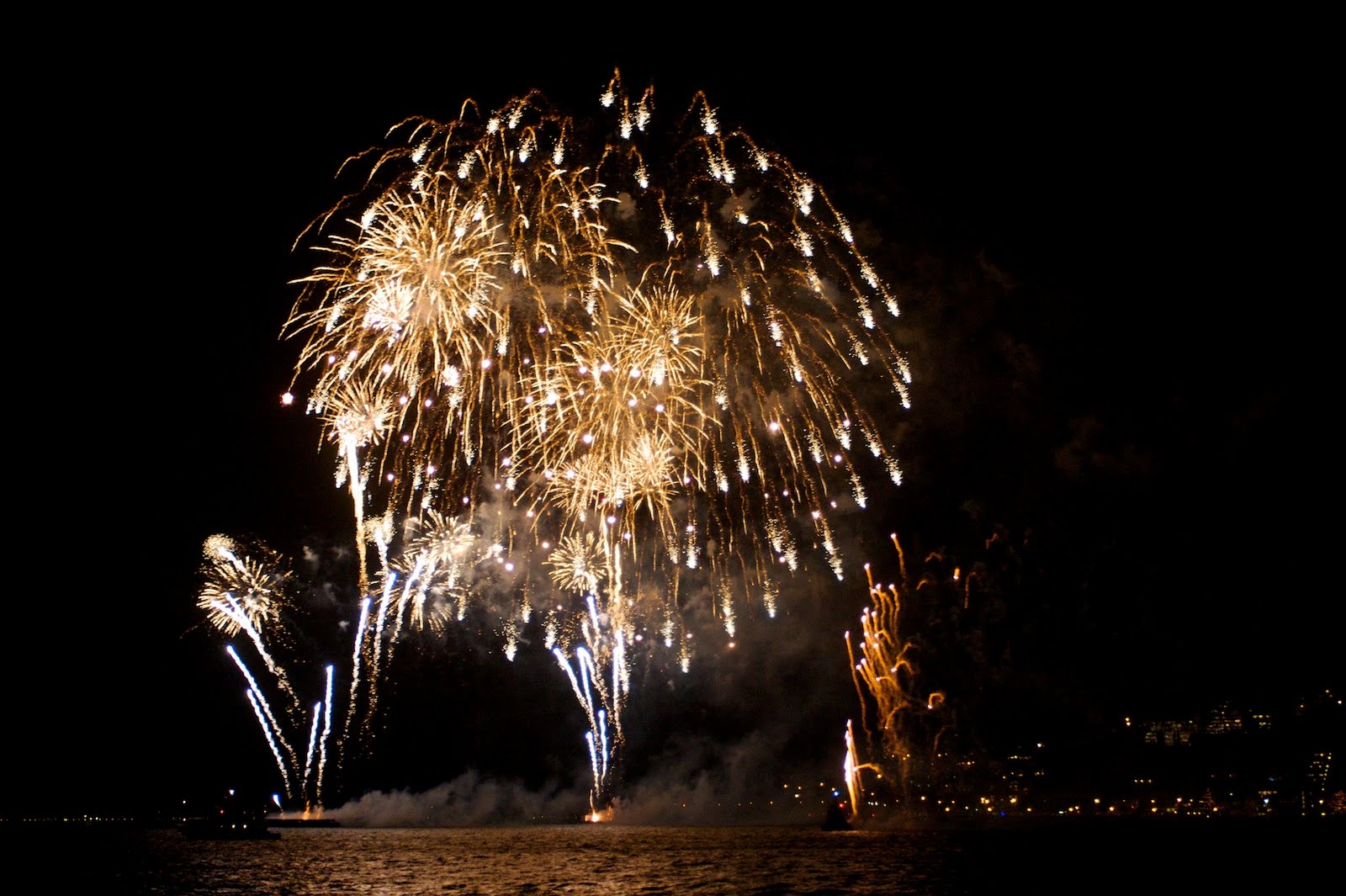 салют огни ночной пензы