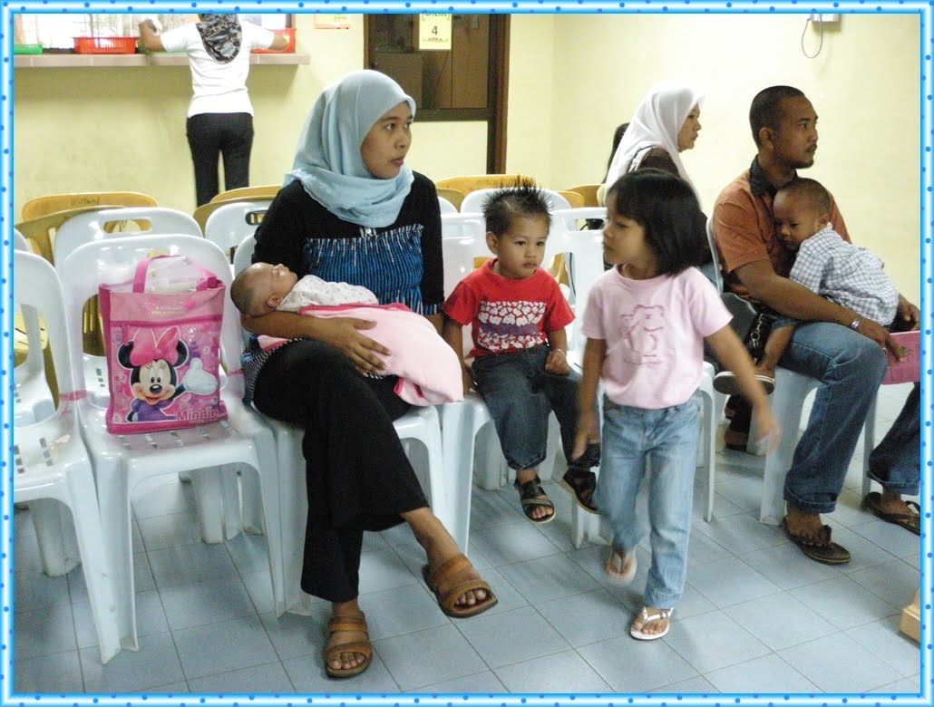 MENITI TITIAN HASRAT.....: KLINIK IBU DAN ANAK