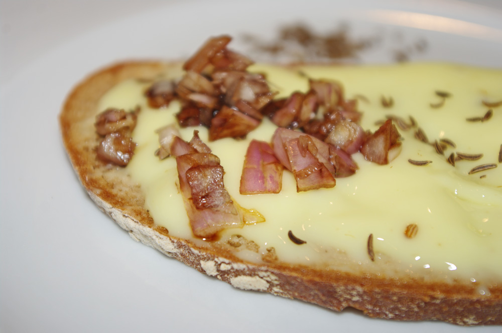 Wolkenfees Küchenwerkstatt: Kochkäse ganz traditionell mit Kümmel und ...