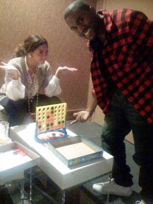 b Beyonce vs. Kanye: Connect Four  