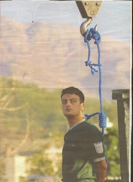 [young+Iranian+hanged.jpg]