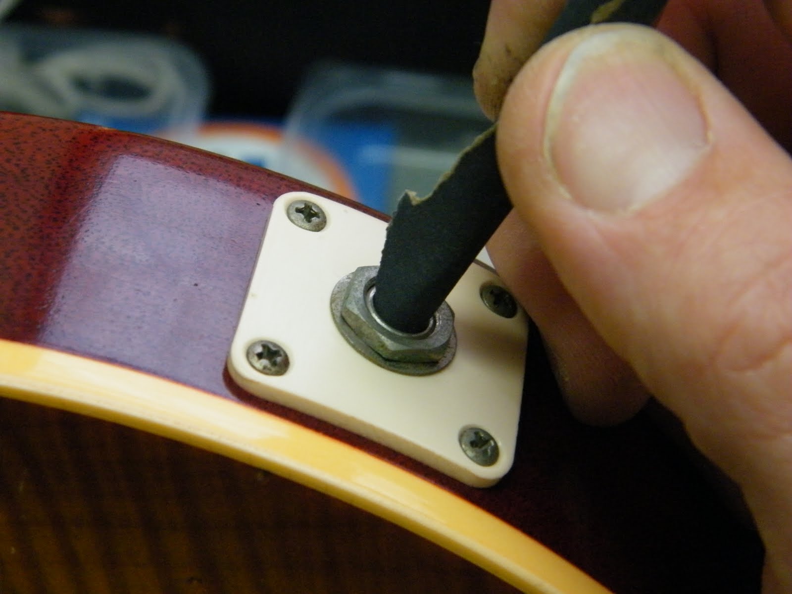Mr Glyn's Pickups Guitar cutting out
