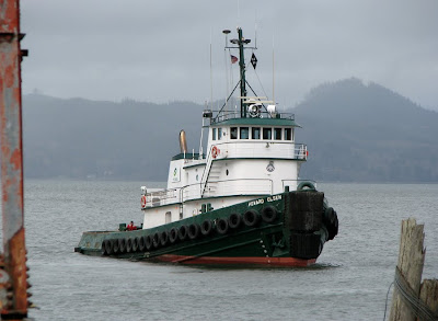 Tugboat Howard Olsen on the Columbia River at Astoria