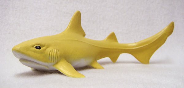 [lemon-shark-6-in-hollow-plastic-f1901.jpg]