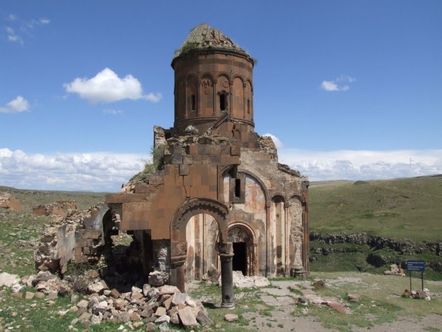 [ani_tigran_honents.JPG]