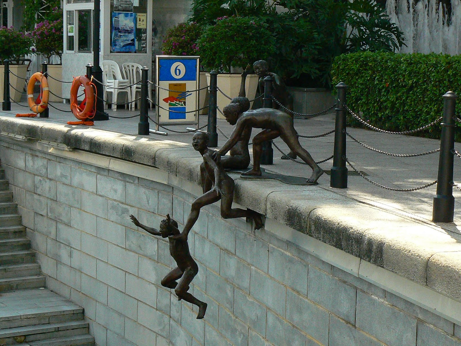 [8.+statuile+Singapore+istoric.JPG]