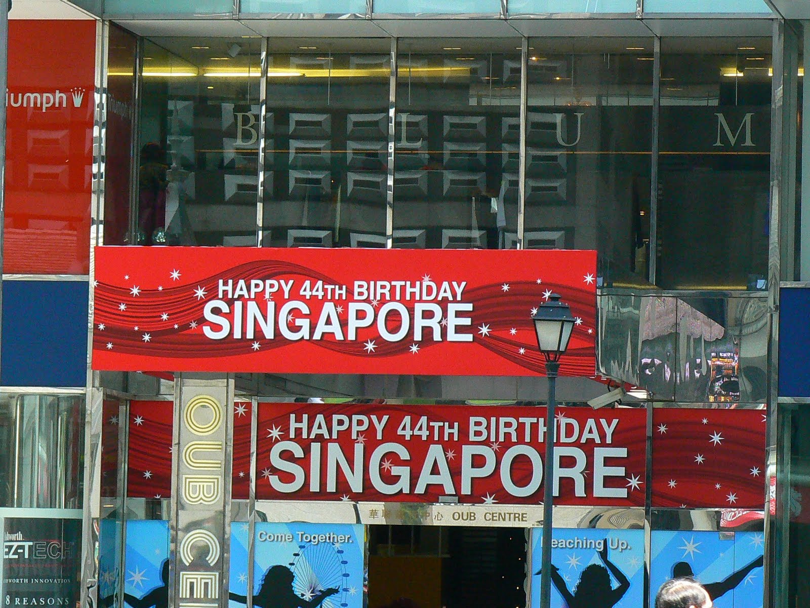 [11.+La+Multi+Ani+Singapore.JPG]