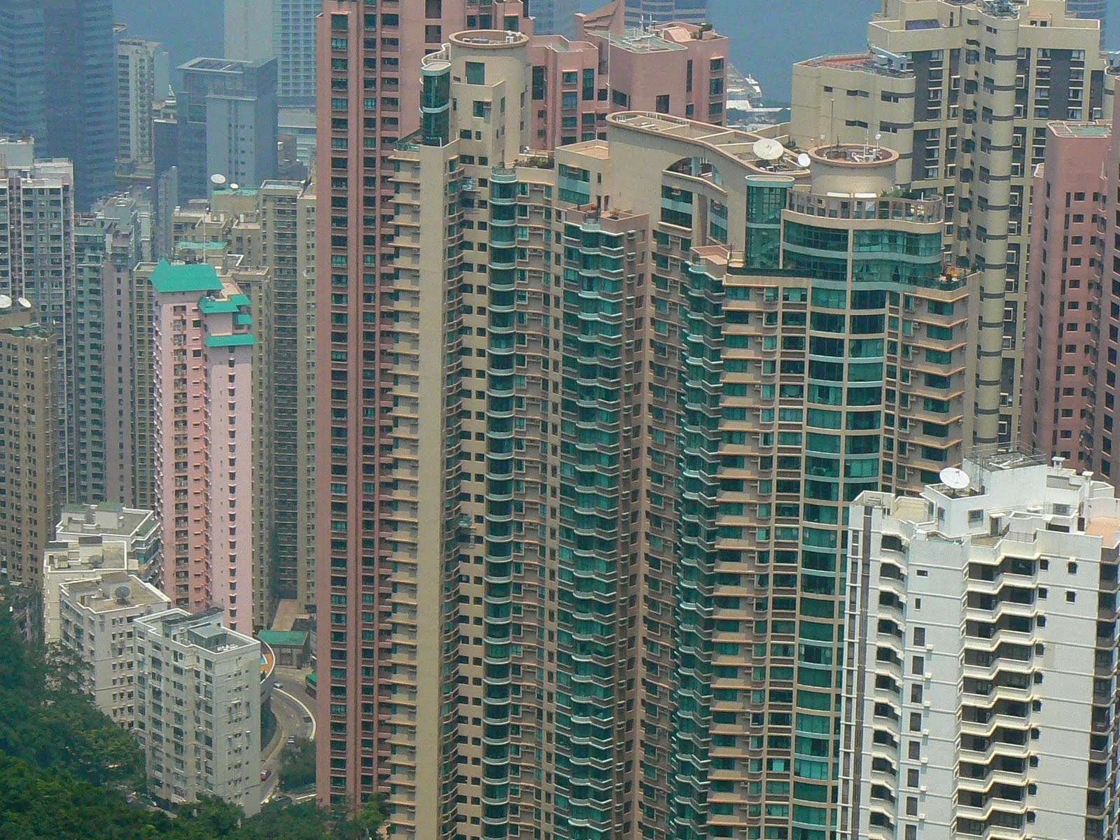 [13.+HK.JPG]