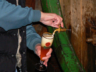 Bere Pilsner Urquell nefiltrata Imagini Cehia: Bere Pilsner Urquell nefiltrata