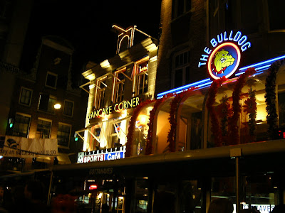 Coffeeshop Amsterdam: Bulldog Cafe