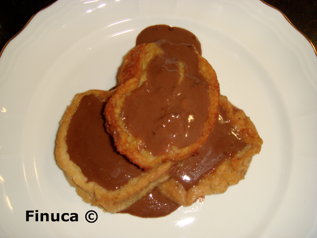  Torrijas con salsa de chocolate 
