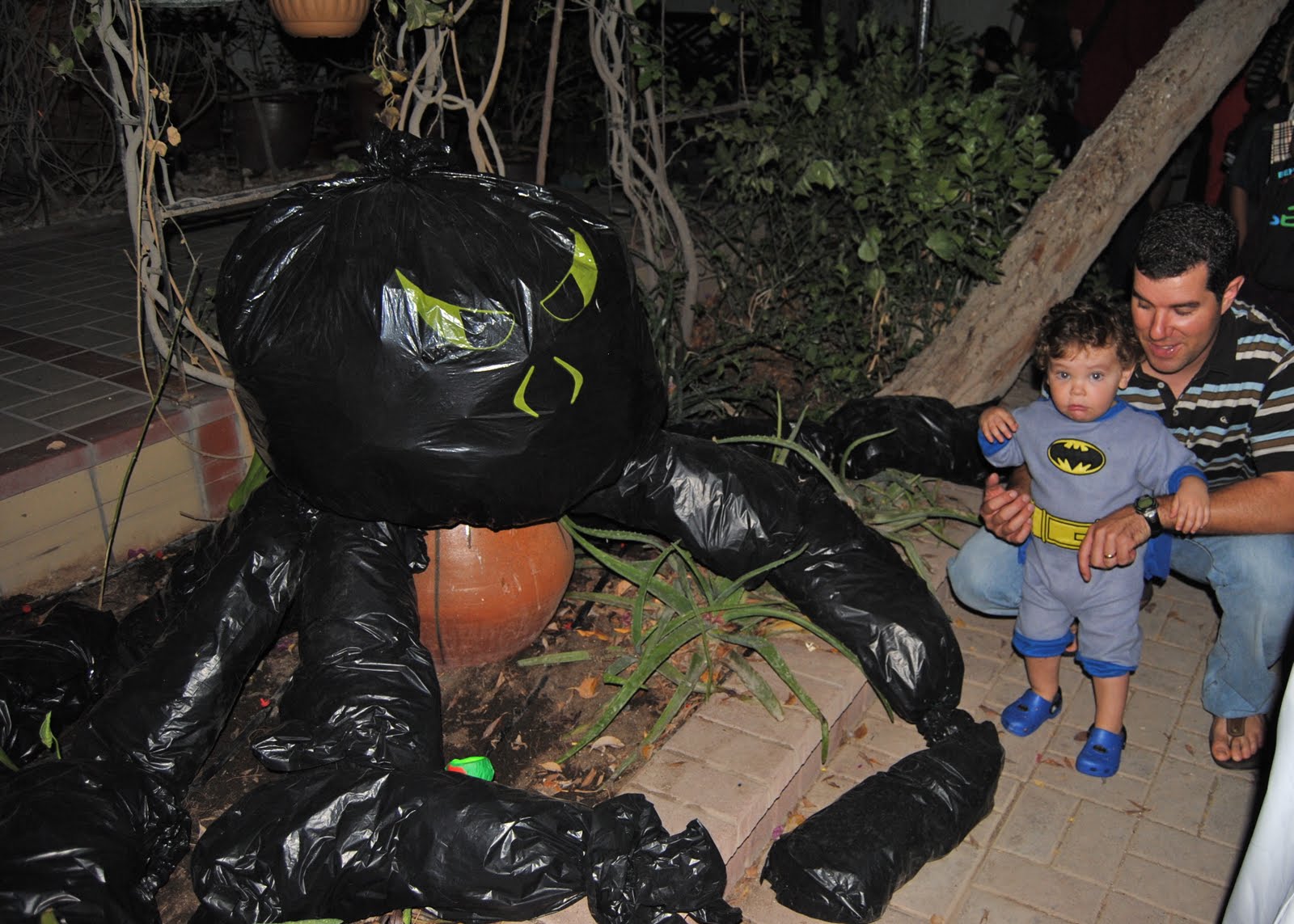 FarFar Away Flusches Halloween (Bahrain Style!)