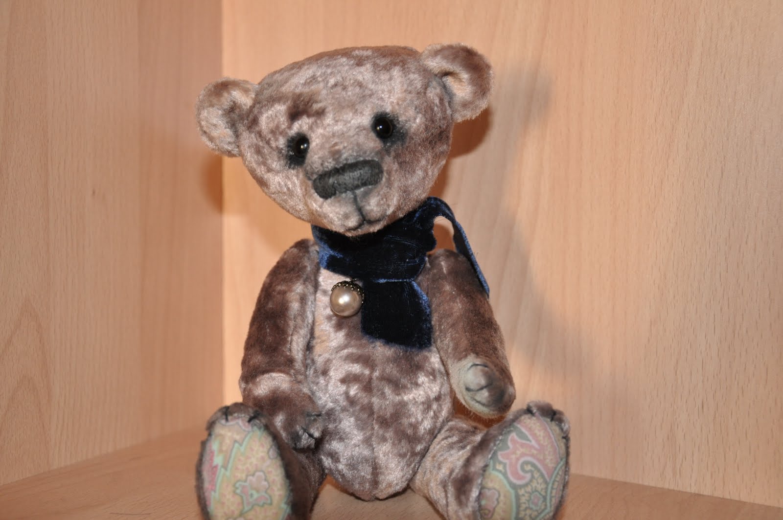 мишка тома. медведь том. медвежонок набитый опилками. тима и тома мишка. медведь том.