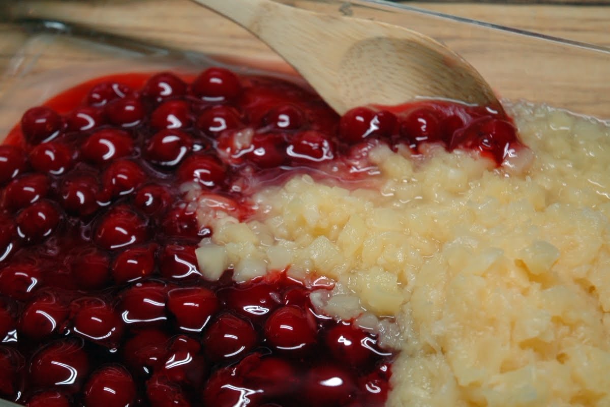 Just Bee 'n Me Cherry Pineapple Dump Cake!