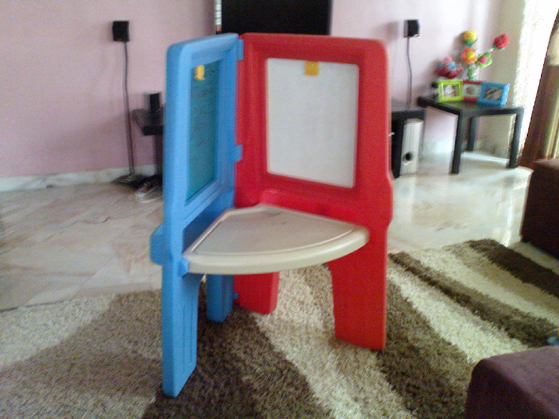 The Pinky Shop EASEL FROM STEP 2