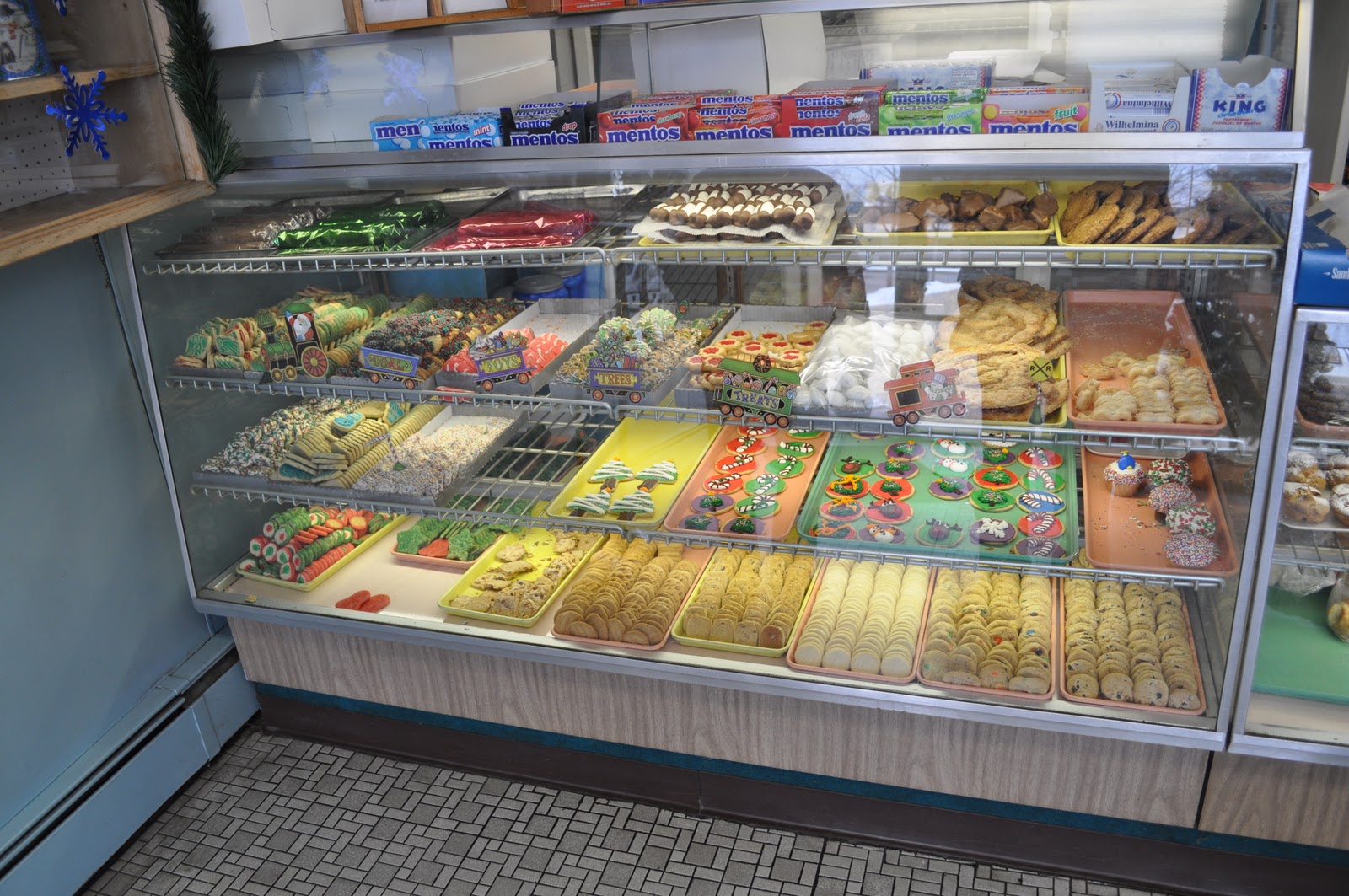 Michigan Cottage Cook ROYAL DUTCH BAKERY GRANDVILLE MICHIGAN PASTRY FOR ST. NICHOLAS DAY