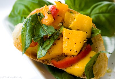 [mango-bruschetta-1400.jpg]