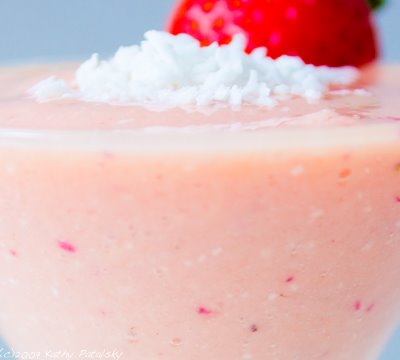 [smoothie-strawberries-fresh-400-9.jpg]