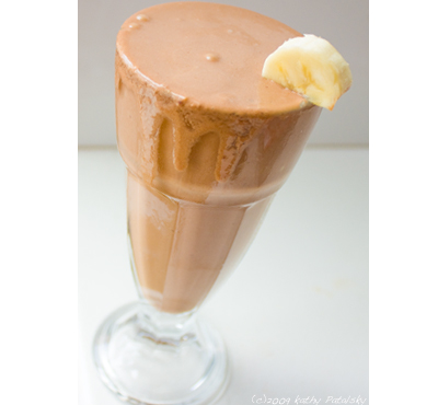 [melted-peanut-butter-cup-shake-400-11.jpg]