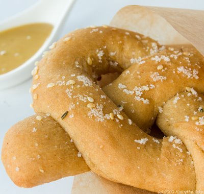 [giant-soft-pretzel-400-6.jpg]