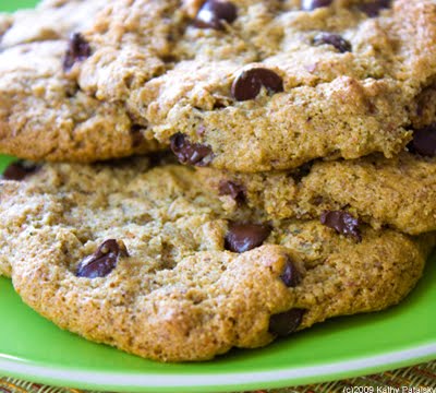 [Almond-chocolate-chip-cookies-1.jpg]