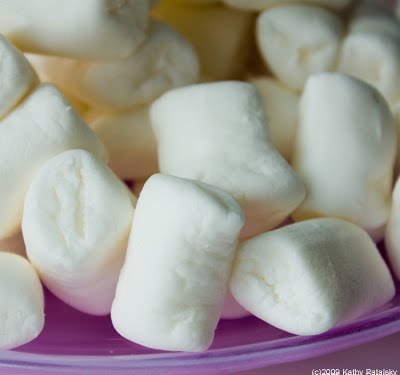 [dandies-vegan-marshmallows-4-s.jpg]