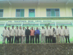 Photo Kangen ant  Dwn Guru SMP PUI dgn Tim Asesor  Akreditasi, Oktober 2008,   Scor Nilai B Plus