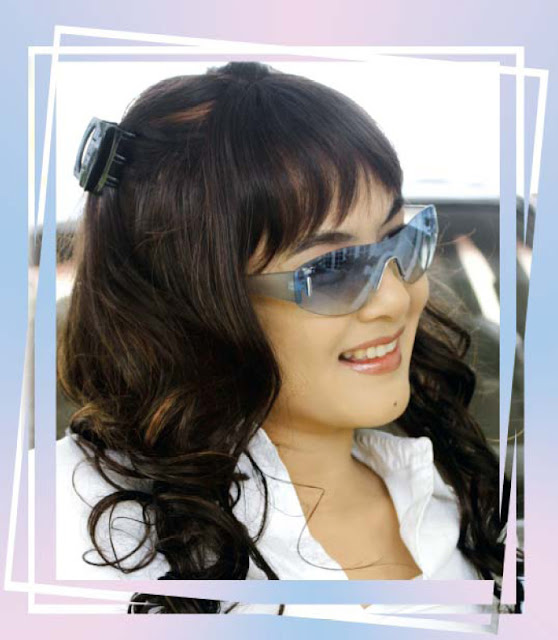 Myanmar Famous Singer and Actor Tun Eaindra Po Myanmar Singer and Vocalist Photos