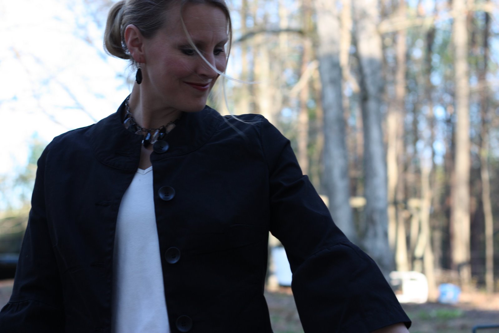 [designer+wardrobe+on+a+yard+sale+budget.JPG]