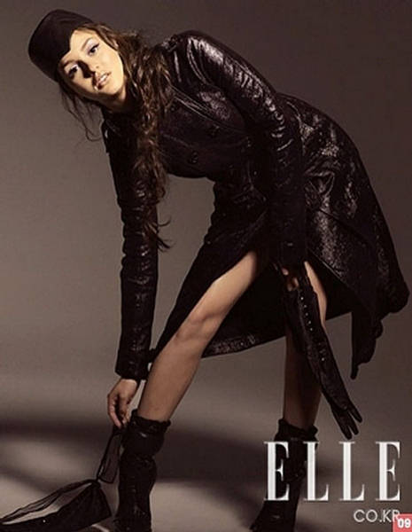 Leighton Meester and Ed Westwick did a shoot for Elle Korea back in 