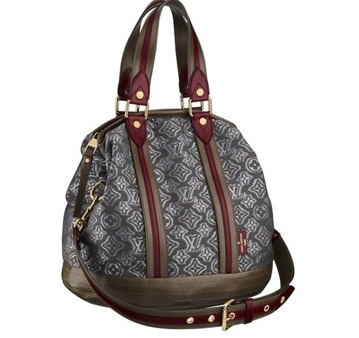 vintage handbags: Louis Vuitton 2010 Prefall Monogram Aviator Handbags