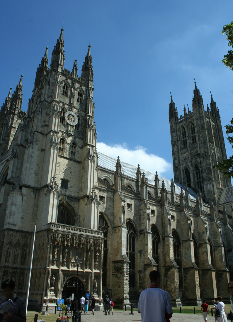 The Canterbury Cathedral in Kent, England - The Globe Trotter
