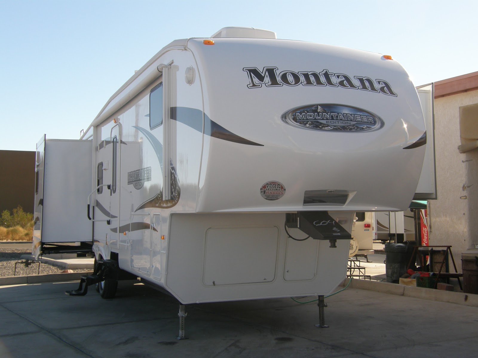 Roving Reports by Doug P PURCHASING A NEW CAMPER, MONTANA, MOUNTAINEER