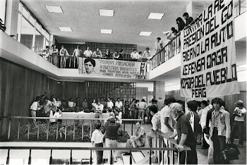 FOTO DE MAURO CALANCHINA DE LA TOMA DEL CONSEJO SUPERIOR UNIVERSITARIO EN 1980