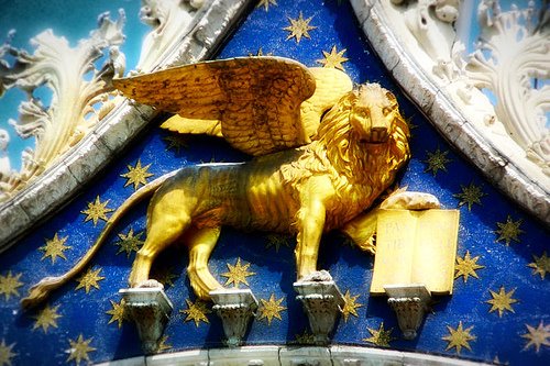 [116415398_8d6fcf5e91.jpg]