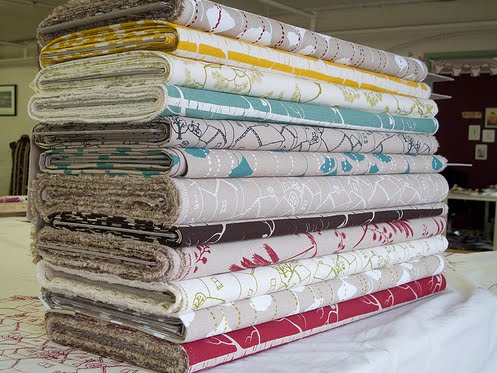 [Lara's+stack+of+fabrics.jpg]