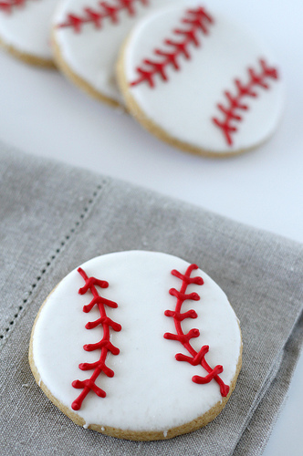 Mess of the Day: Game Day Baseball Sugar Cookies