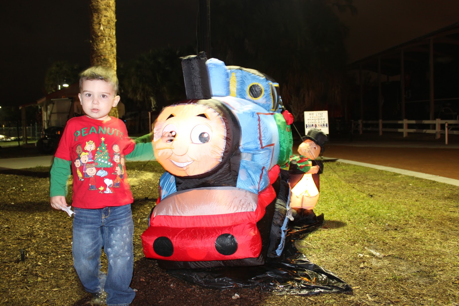 Glitter Mommy Lakes Park Christmas Train Ride