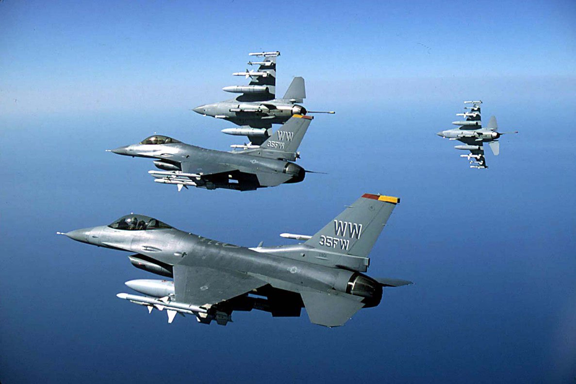 [F-16+FORMATION+WEAPONS.+2+jpg.jpg]