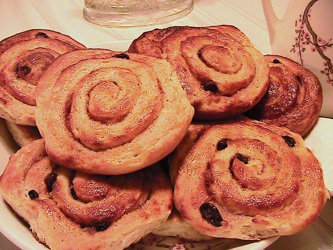 Katty's Cosy Cove Raisin and Cinnamon Pastries