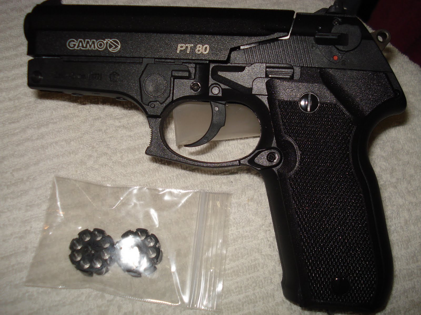 Universo AirGun: Pistola Gamo PT80 CO2