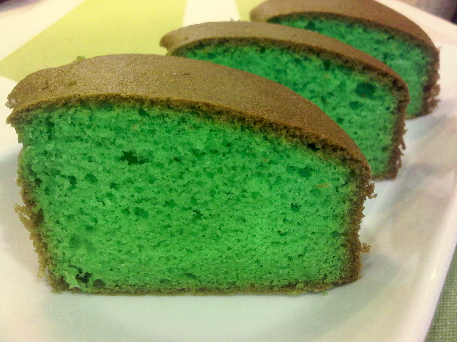the batter baker Pandan Sponge Cake